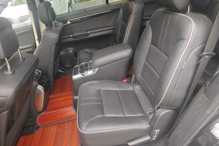 Used Mercedes-Benz R-Class 2015 R 400 4MATIC Business Model Left Rear Seat