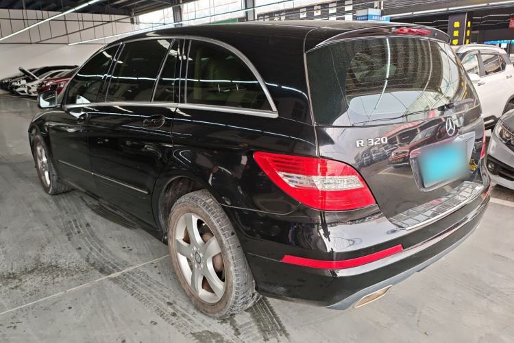 Used Mercedes-Benz R-Class 2015 R 320 4MATIC Luxury Model Left Side