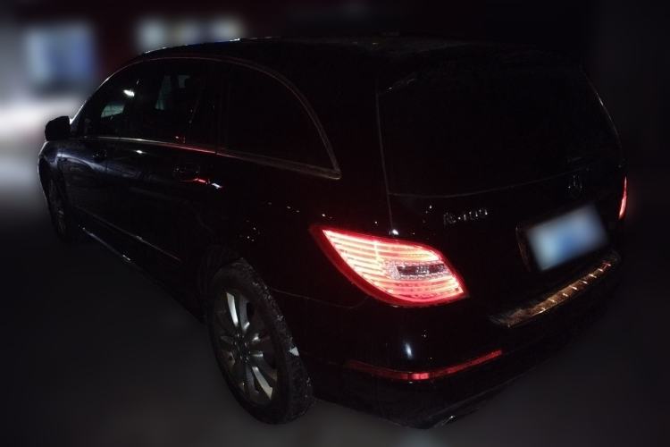 Used Mercedes-Benz R-Class 2015 R 400 4MATIC Luxury Model Rear Left 45 Deg