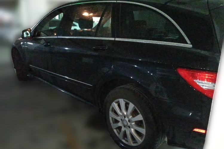 Used Mercedes-Benz R-Class 2015 R 320 4MATIC Luxury Model Rear Left 45 Deg