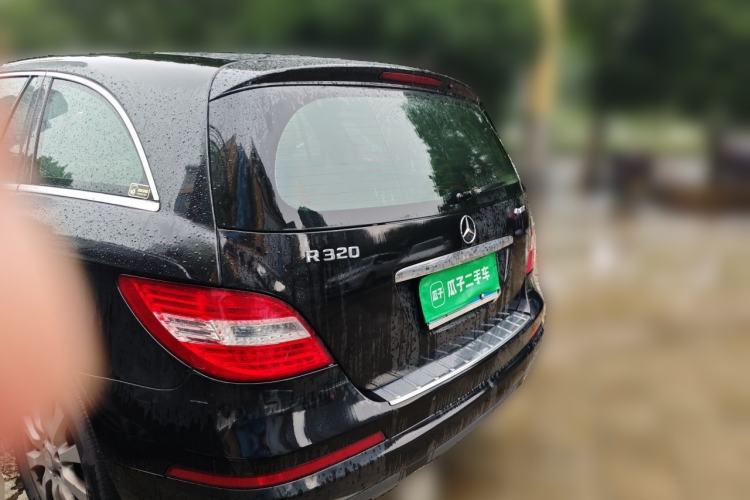 Used Mercedes-Benz R-Class 2015 R 320 4MATIC Luxury Model Rear Left 45 Deg