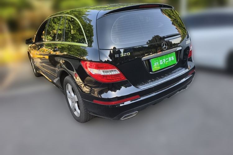 Used Mercedes-Benz R-Class 2015 R 320 4MATIC Luxury Model Rear Left 45 Deg