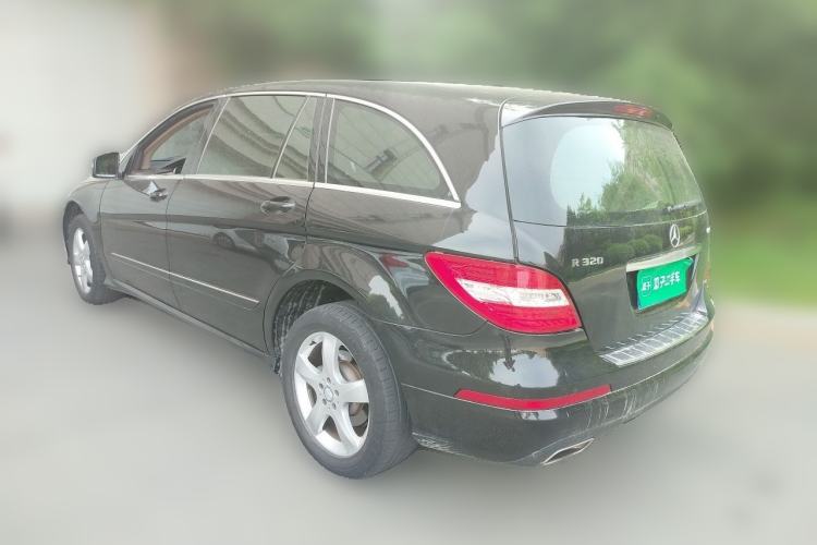 Used Mercedes-Benz R-Class 2015 R 320 4MATIC Luxury Model Rear Left 45 Deg