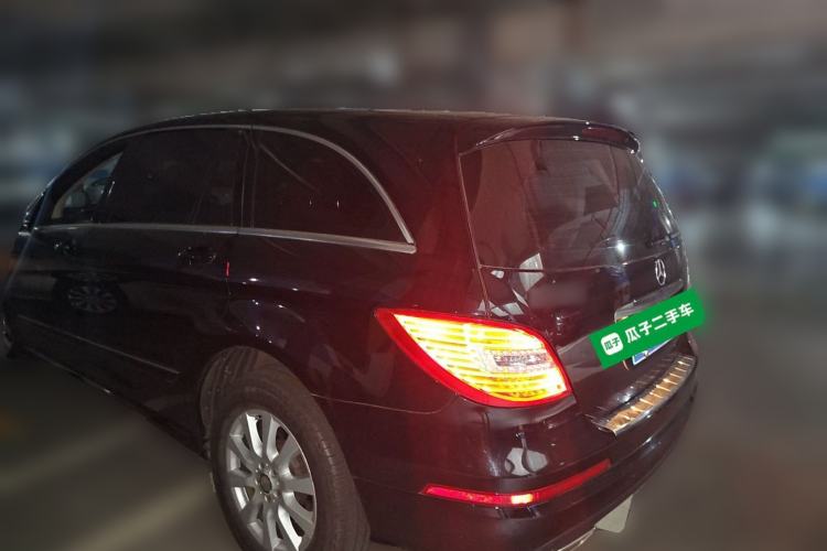 Used Mercedes-Benz R-Class 2015 R 320 4MATIC Luxury Model Rear Left 45 Deg