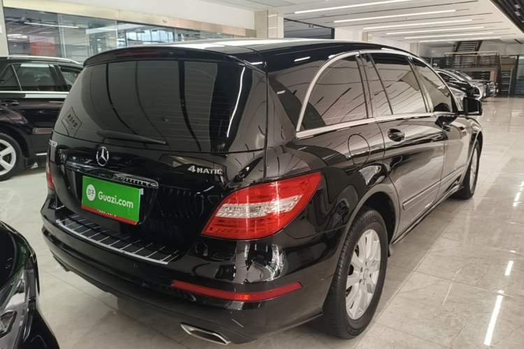 Used Mercedes-Benz R-Class 2015 R 320 4MATIC Luxury Model Rear Right 45 Deg