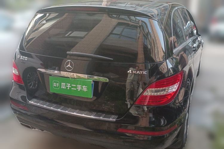 Used Mercedes-Benz R-Class 2015 R 320 4MATIC Luxury Model Rear Right 45 Deg