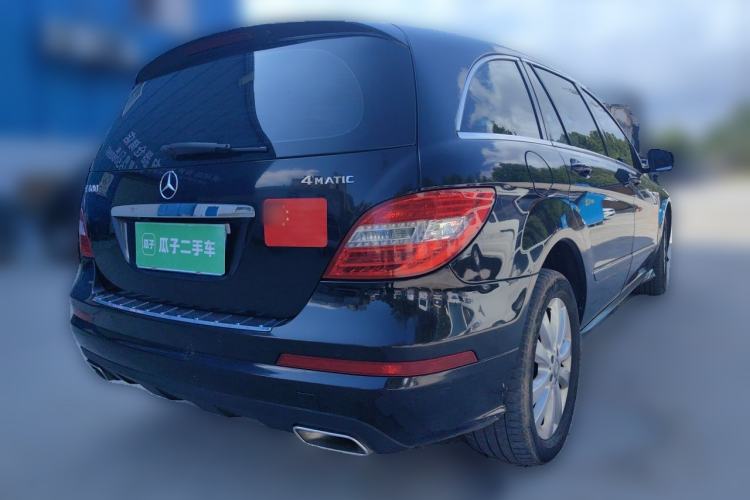 Used Mercedes-Benz R-Class 2015 R 400 4MATIC Luxury Model Rear Right 45 Deg