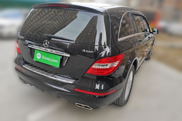 Used Mercedes-Benz R-Class 2015 R 400 4MATIC Luxury Model Rear Right 45 Deg