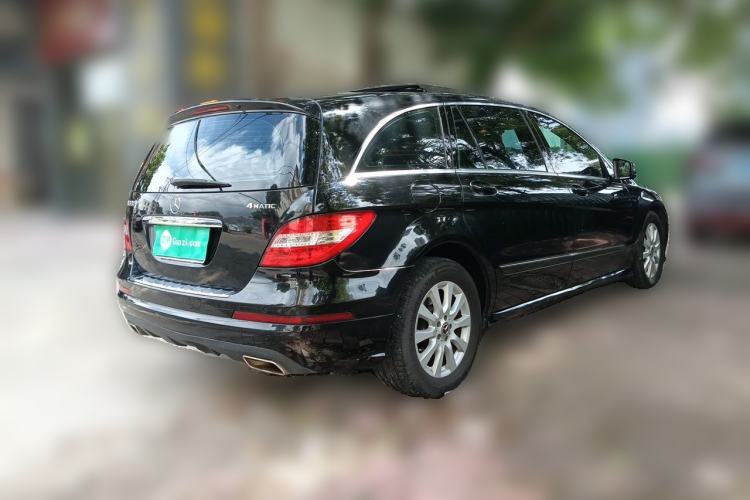 Used Mercedes-Benz R-Class 2015 R 320 4MATIC Luxury Model Rear Right 45 Deg