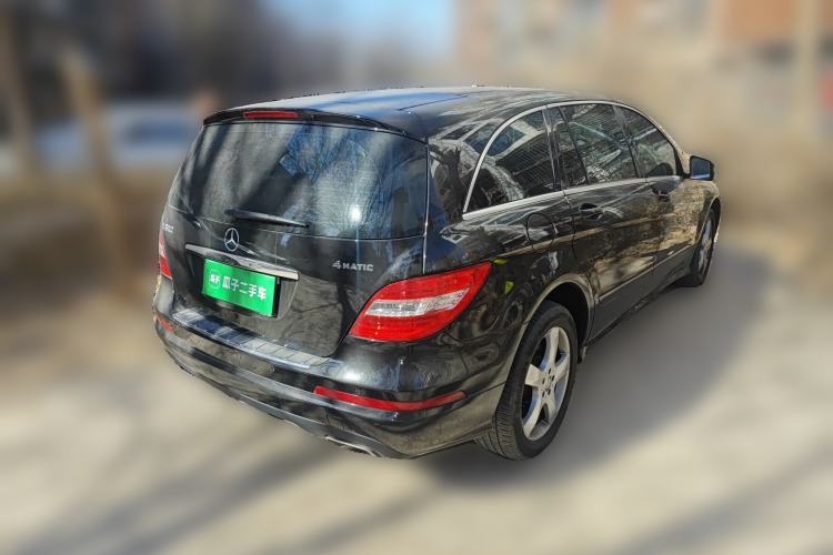 Used Mercedes-Benz R-Class 2015 R 320 4MATIC Luxury Model Rear Right 45 Deg