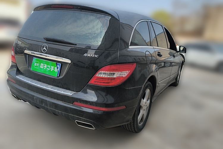 Used Mercedes-Benz R-Class 2015 R 320 4MATIC Luxury Model Rear Right 45 Deg