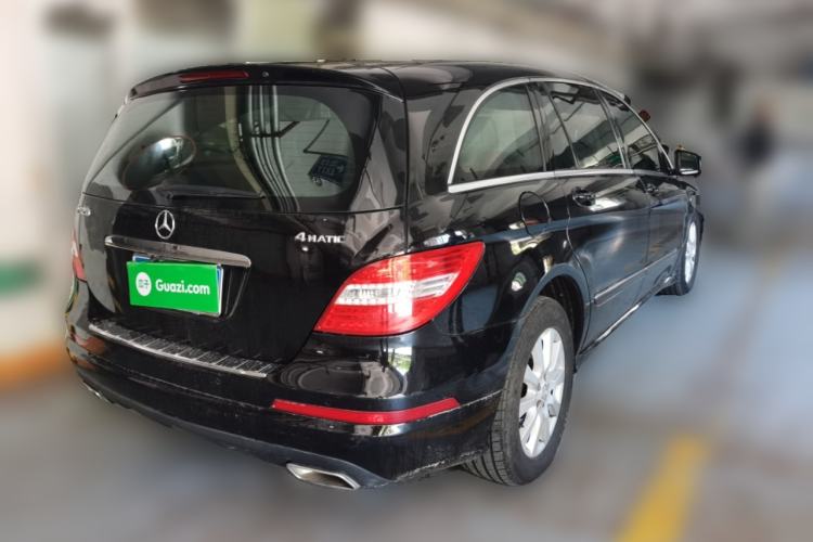 Used Mercedes-Benz R-Class 2015 R 320 4MATIC Luxury Model Rear Right 45 Deg