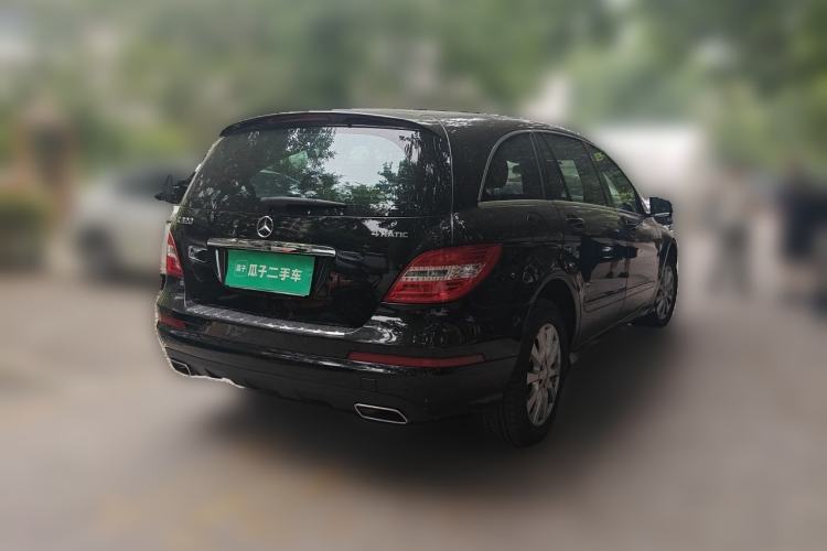 Used Mercedes-Benz R-Class 2015 R 320 4MATIC Luxury Model Rear Right 45 Deg