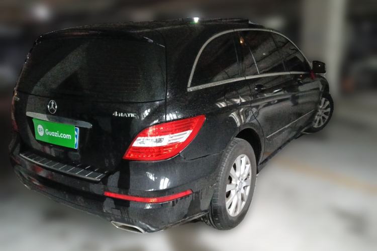 Used Mercedes-Benz R-Class 2015 R 320 4MATIC Luxury Model Rear Right 45 Deg