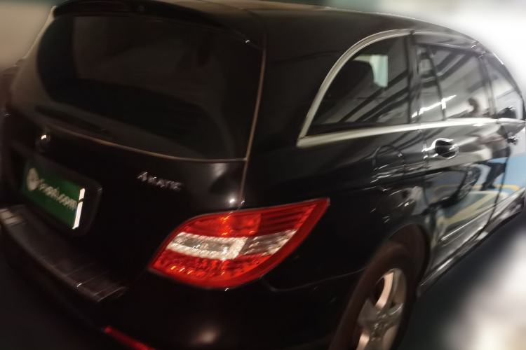 Used Mercedes-Benz R-Class 2015 R 400 4MATIC Business Model Rear Right 45 Deg
