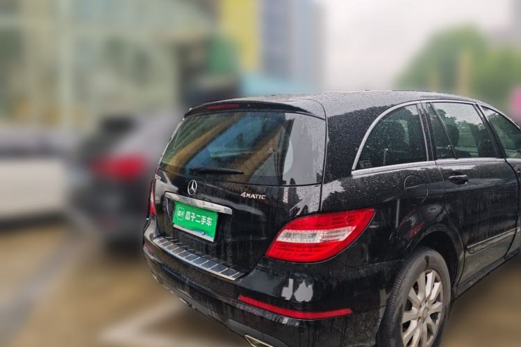 Used Mercedes-Benz R-Class 2015 R 320 4MATIC Luxury Model Rear Right 45 Deg