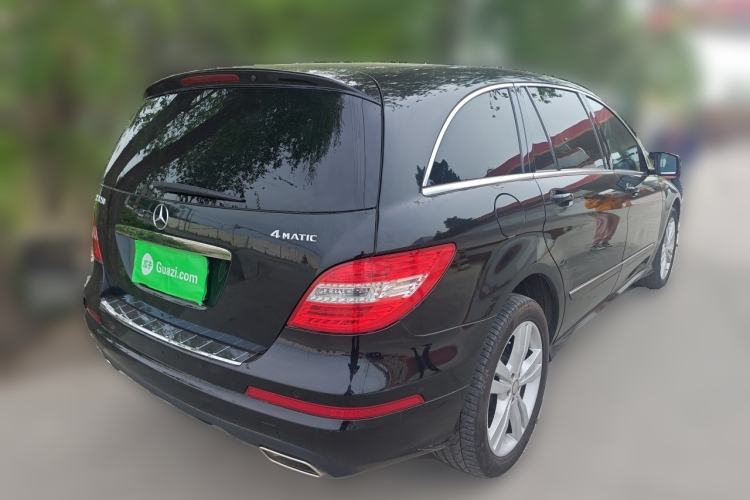 Used Mercedes-Benz R-Class 2015 R 320 4MATIC Luxury Model Rear Right 45 Deg