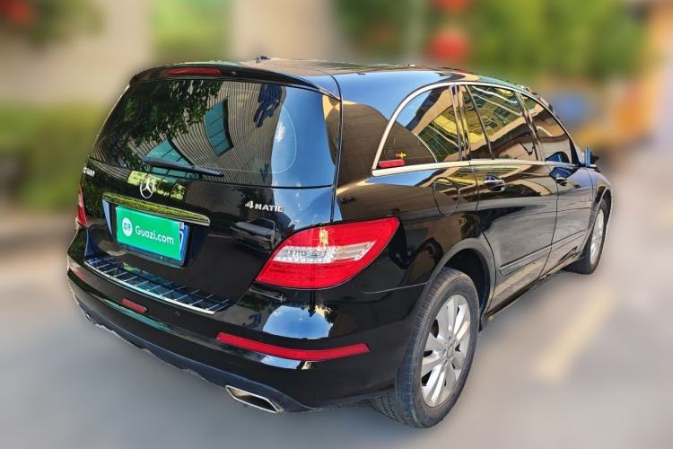 Used Mercedes-Benz R-Class 2015 R 400 4MATIC Luxury Model Rear Right 45 Deg