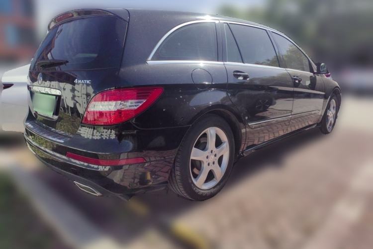 Used Mercedes-Benz R-Class 2015 R 320 4MATIC Luxury Model Rear Right 45 Deg