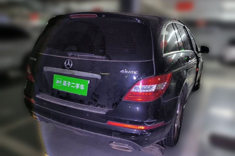 Used Mercedes-Benz R-Class 2015 R 320 4MATIC Luxury Model Rear Right 45 Deg