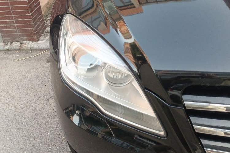 Used Mercedes-Benz R-Class 2015 R 320 4MATIC Luxury Model Right Front Headlight