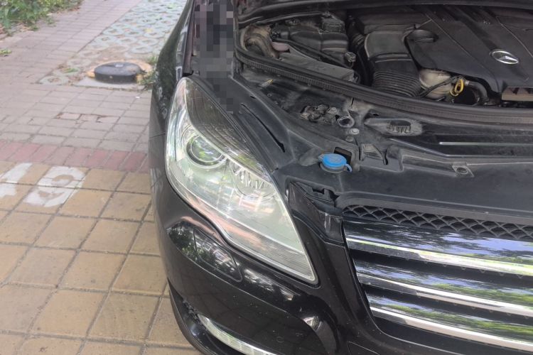 Used Mercedes-Benz R-Class 2015 R 400 4MATIC Business Model Right Front Headlight