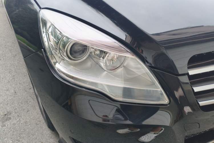 Used Mercedes-Benz R-Class 2015 R 320 4MATIC Luxury Model Right Front Headlight