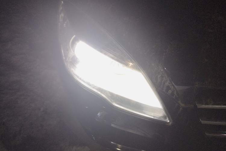 Used Mercedes-Benz R-Class 2015 R 400 4MATIC Luxury Model Right Front Headlight
