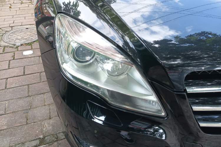 Used Mercedes-Benz R-Class 2015 R 320 4MATIC Luxury Model Right Front Headlight