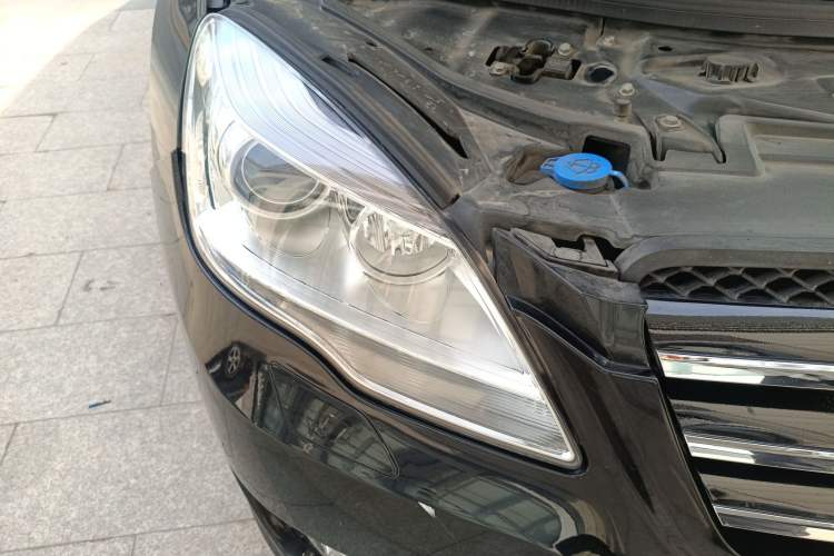 Used Mercedes-Benz R-Class 2015 R 320 4MATIC Luxury Model Right Front Headlight