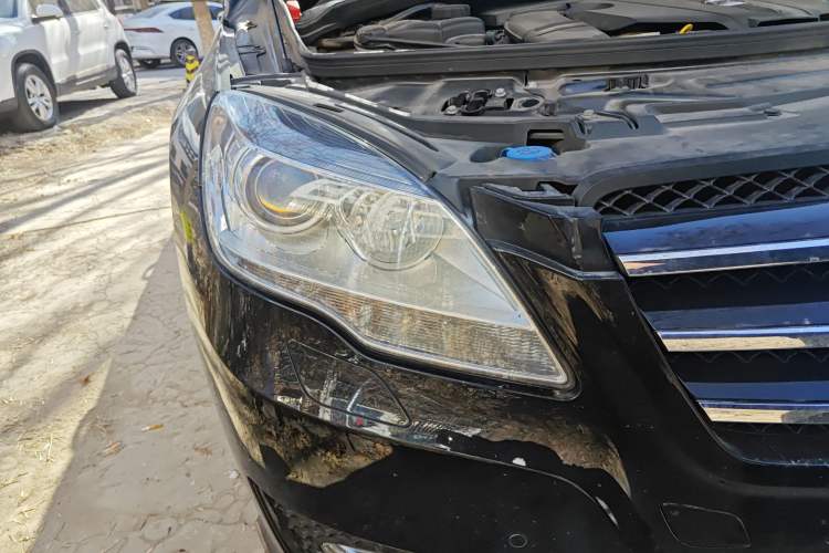 Used Mercedes-Benz R-Class 2015 R 320 4MATIC Luxury Model Right Front Headlight