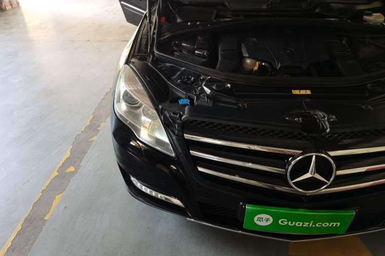 Used Mercedes-Benz R-Class 2015 R 320 4MATIC Luxury Model Right Front Headlight