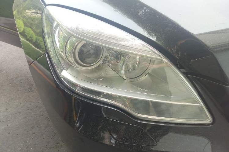 Used Mercedes-Benz R-Class 2015 R 320 4MATIC Luxury Model Right Front Headlight