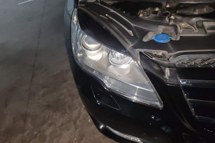 Used Mercedes-Benz R-Class 2015 R 320 4MATIC Luxury Model Right Front Headlight