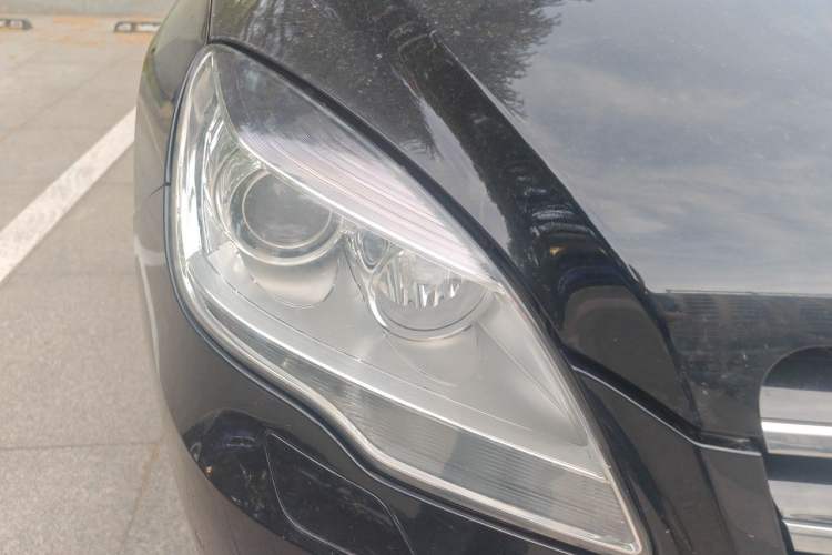 Used Mercedes-Benz R-Class 2015 R 400 4MATIC Business Model Right Front Headlight