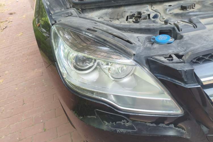 Used Mercedes-Benz R-Class 2015 R 320 4MATIC Luxury Model Right Front Headlight