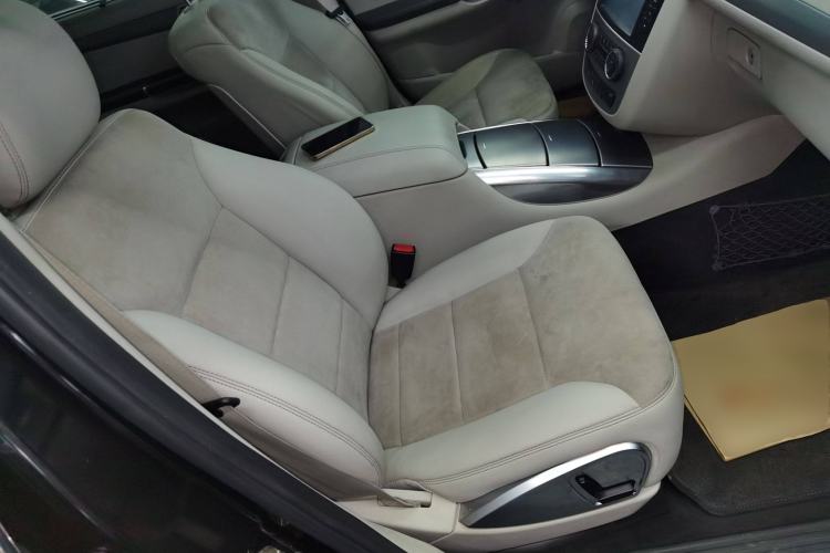 Used Mercedes-Benz R-Class 2015 R 320 4MATIC Luxury Model Right Front Seat