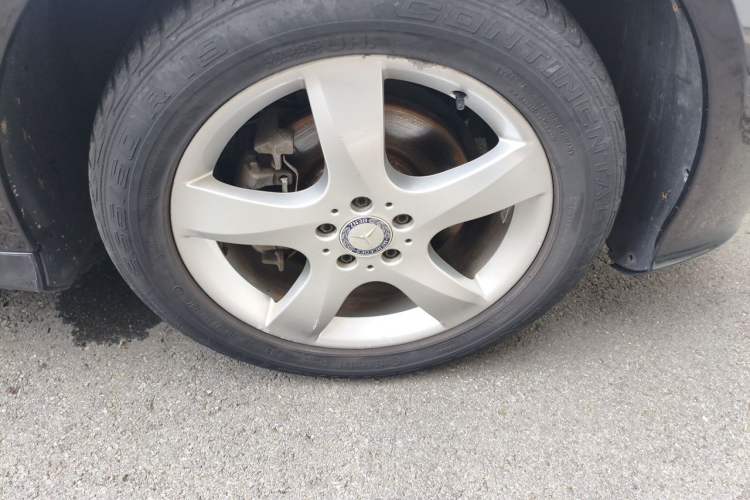 Used Mercedes-Benz R-Class 2015 R 320 4MATIC Luxury Model Right Front Wheel Hub
