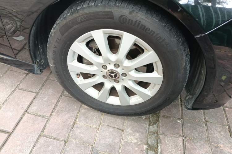 Used Mercedes-Benz R-Class 2015 R 320 4MATIC Luxury Model Right Front Wheel Hub