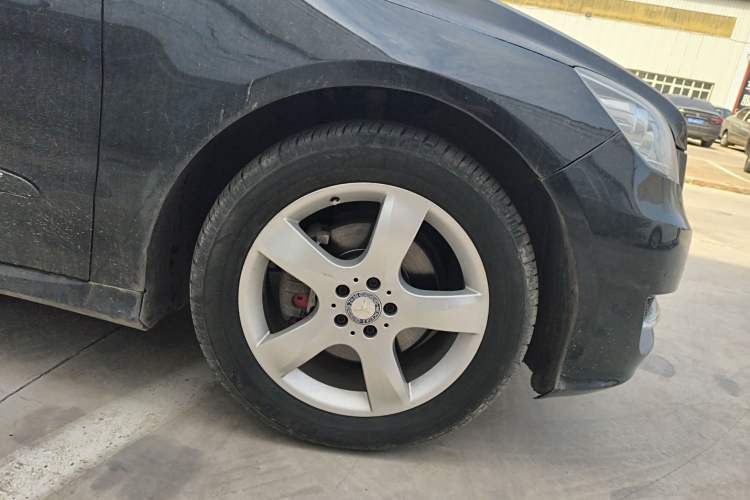 Used Mercedes-Benz R-Class 2015 R 320 4MATIC Luxury Model Right Front Wheel Hub