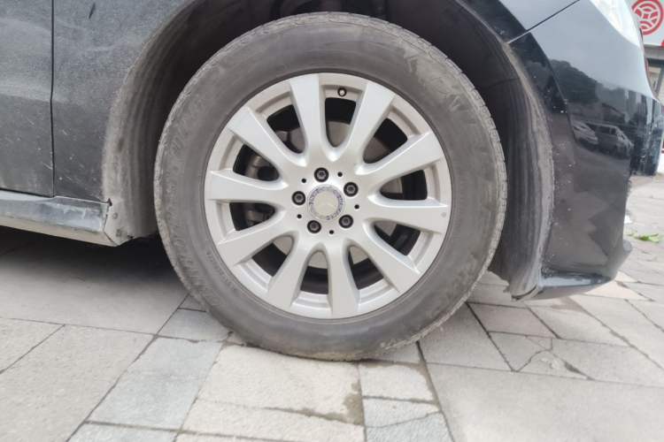 Used Mercedes-Benz R-Class 2015 R 320 4MATIC Luxury Model Right Front Wheel Hub