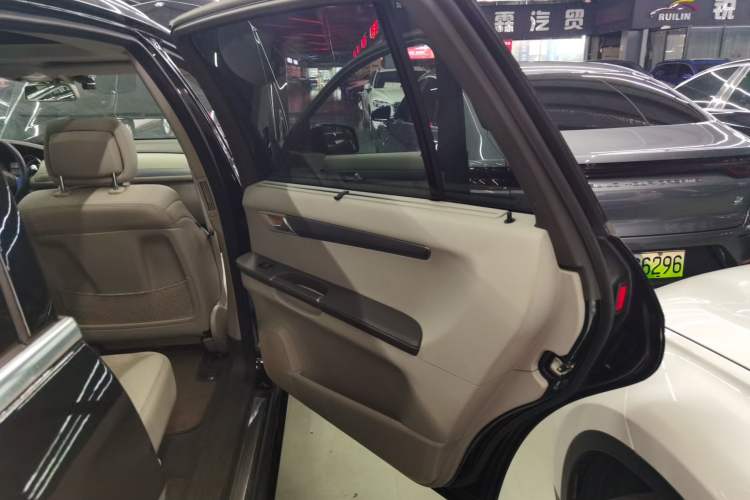 Used Mercedes-Benz R-Class 2015 R 320 4MATIC Luxury Model Right Rear Door Interior