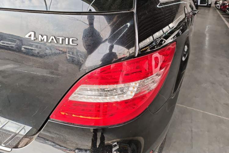 Used Mercedes-Benz R-Class 2015 R 320 4MATIC Luxury Model Right Rear Taillight
