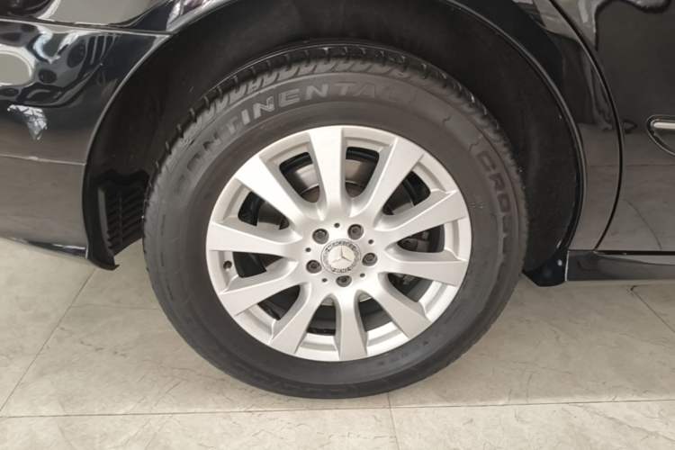 Used Mercedes-Benz R-Class 2015 R 320 4MATIC Luxury Model Right Rear Wheel Hub