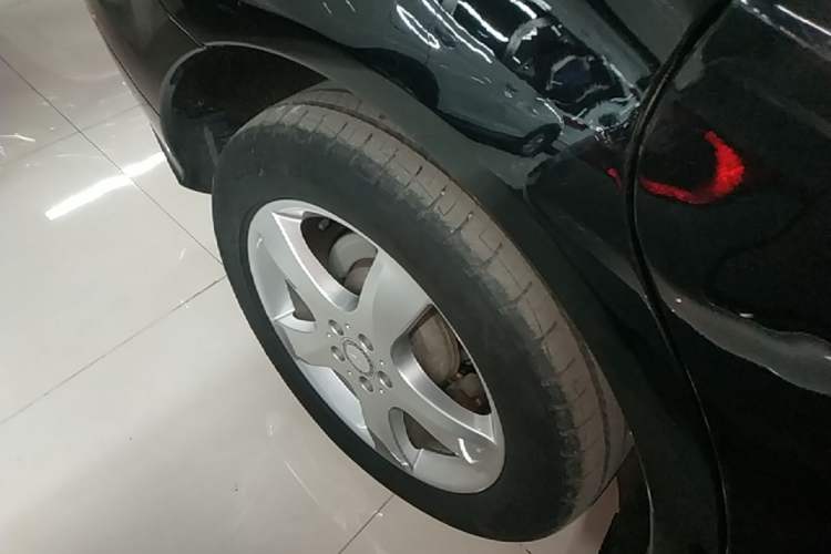 Used Mercedes-Benz R-Class 2015 R 320 4MATIC Luxury Model Right Rear Wheel Hub