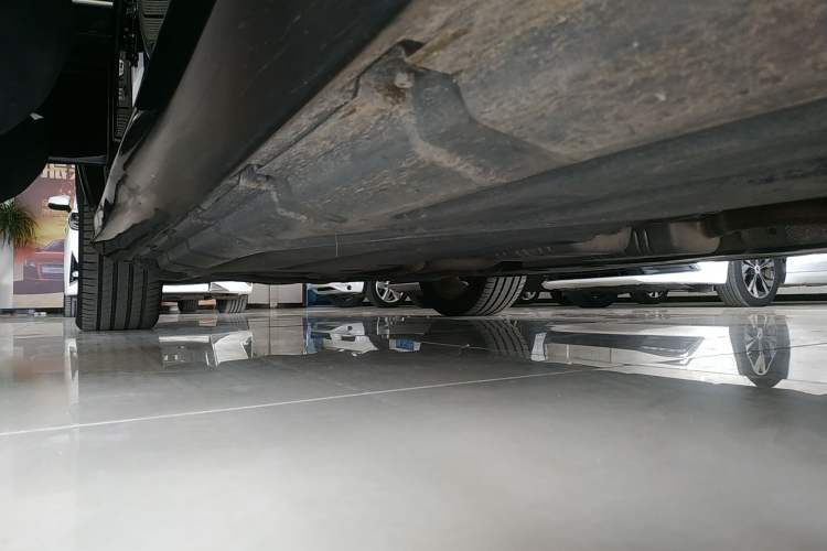 Used Mercedes-Benz R-Class 2015 R 320 4MATIC Luxury Model Right Side Sill