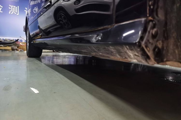 Used Mercedes-Benz R-Class 2015 R 320 4MATIC Luxury Model Right Side Sill