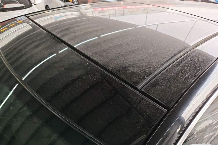 Used Mercedes-Benz R-Class 2015 R 320 4MATIC Luxury Model Roof
