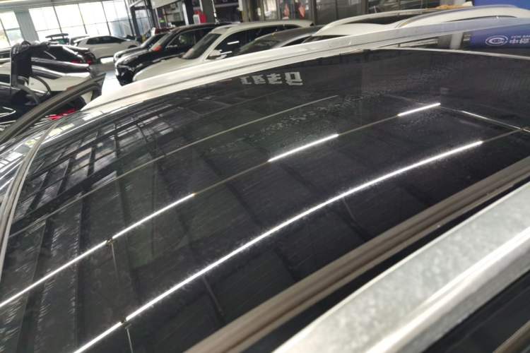 Used Mercedes-Benz R-Class 2015 R 320 4MATIC Luxury Model Roof