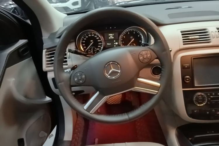 Used Mercedes-Benz R-Class 2015 R 400 4MATIC Business Model Steering Wheel